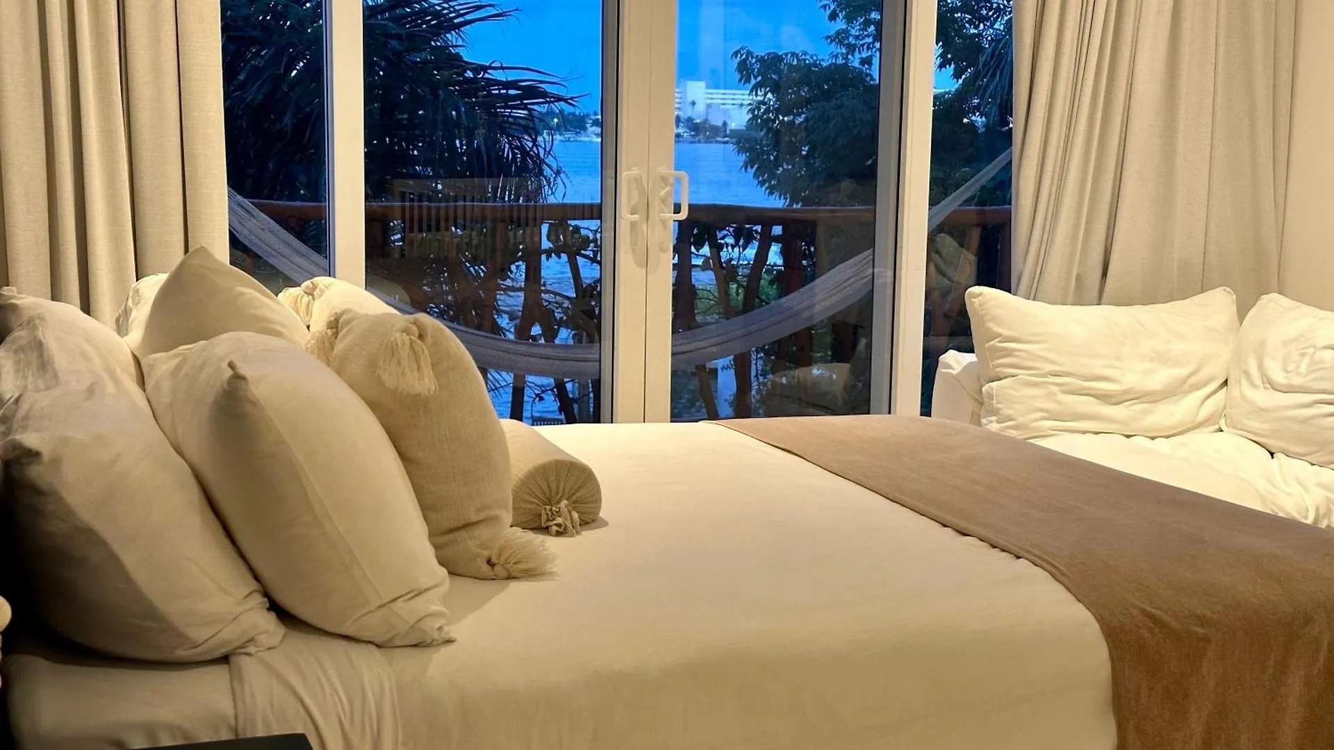 4Br Lakefront Villa With Private Pool By Solmar Rentals Cancún